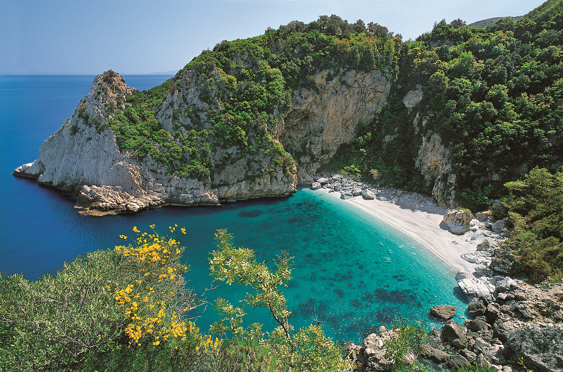 Damouchari from a distance